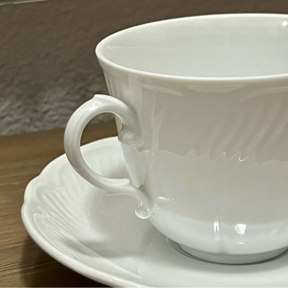 NIB Richard Ginori Italy Italian White Porcelain Coffee Tea Cups Saucers 8 Pc - Picture 8 of 14